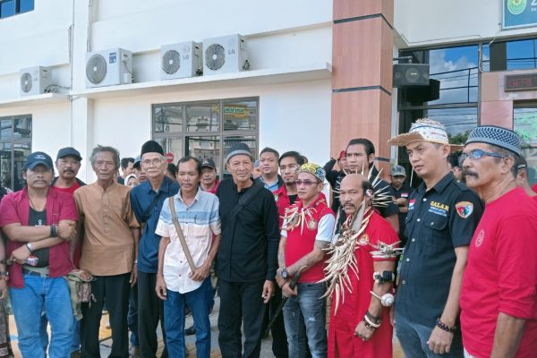 Warga Tumbit Melayu Kecewa, Bukti PT Berau Coal Dinilai Menyimpang PT Berau Coal