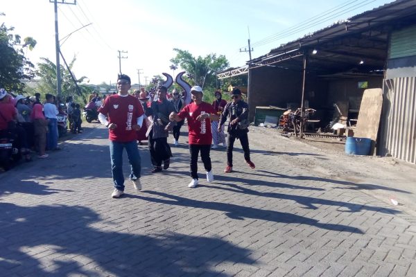 Karnaval HUT RI ke-80 di Sumberame, Warga Penuhi Jalan