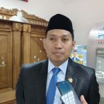Pandi Widiarto, Ketua Fraksi Demokrat DPRD Kutim saat diwawancarai di Kantor Bupati Kutim, Minggu (17/8/2025)