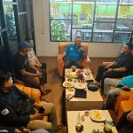 Ketua DPD Partai Gelora Sidoarjo, Rianumi Asghori (Mas Ryan) saat memimpin Rakor perdana DPD Gelora di di Papaloma Cafe & Resto Sidoarjo, Senin (18/8/2025) (Dok. DPD Gelora Sidoarjo)