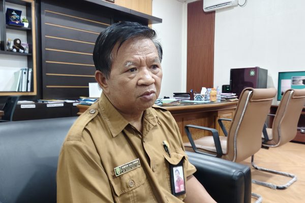 Kepala Dinas Pertanahan Kabupaten Kutai Timur, Simon Salombe