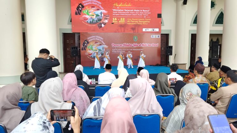 Suasana pembukaan Pameran Miniatur Sejarah Nabi dan Rasul, Sabtu (16/11/2025)