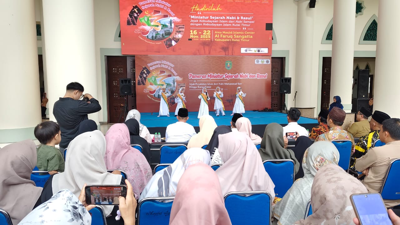 Suasana pembukaan Pameran Miniatur Sejarah Nabi dan Rasul, Sabtu (16/11/2025)