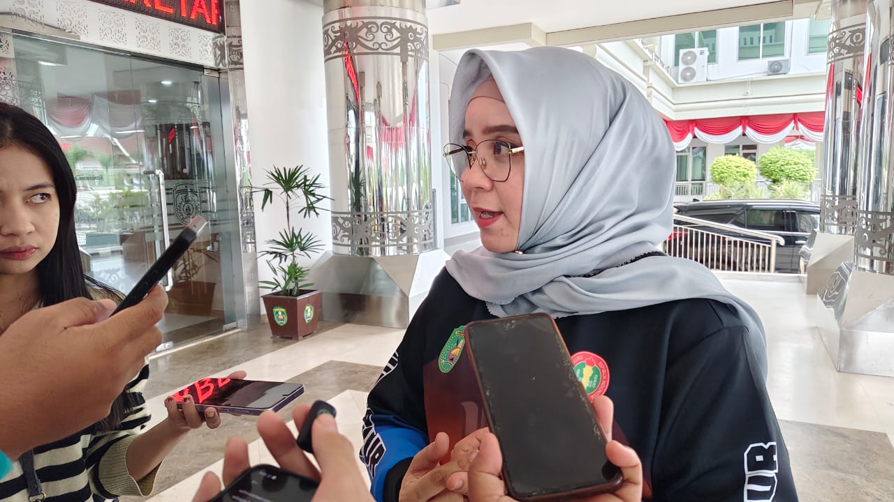 Irma Yuwinda, Sekretaris Dinas Pendidikan Kutim sekaligus Ketua Kontingen,
