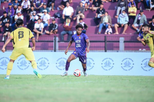 Persik Kediri vs Persib Bandung Stadion Brawijaya