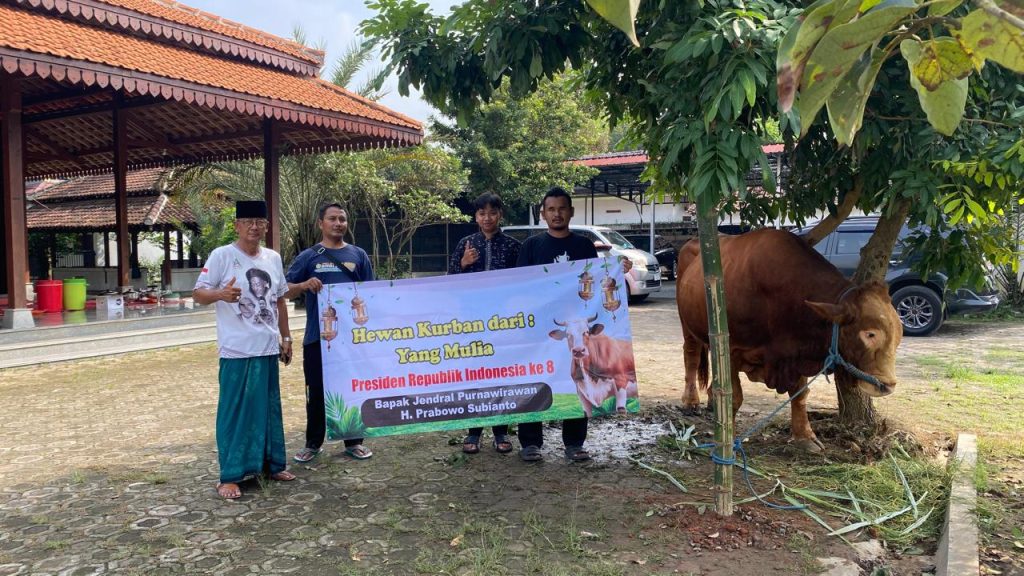 Ponpes Segoro Agung Mojokerto menerima sapi kurban Presiden Prabowo