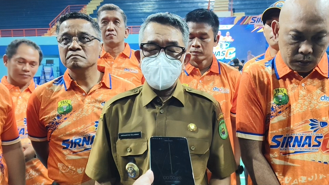 Bupati Kutai Timur Ardiansyah Sulaiman usai membuka Kejuaraan Bulutangkis Sirkuit Nasional (Sirnas) C Kutai Timur Open Tahun 2026, Senin (11/5/2026)