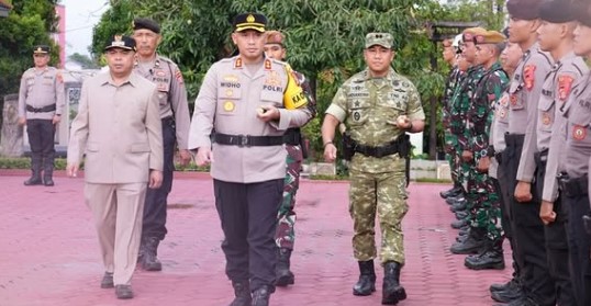 Wakil Wali Kota Bontang Agus Haris saat menghadiri apel kesiapan pengamanan malam takbiran Idulfitri 1447 Hijriah/2026 (dok. Prokompim.Bontang)