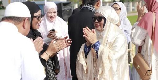 Wali Kota Bontang, Neni Moerniaeni, hadir melaksanakan salat Idulfitri 1447 Hijriah