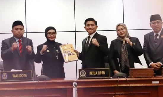Wali Kota Bontang, Neni Moerniaeni, menyampaikan Nota Pengantar Laporan Keterangan Pertanggungjawaban (LKPj) Tahun Anggaran 2025 pada Senin (30/3/2026)