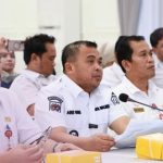 Wakil Wali Kota Bontang, Agus Haris hadiri presentasi kepala daerah (KDH) secara virtual bersama Kementerian Dalam Negeri di Pendopo Rumah Jabatan Wali Kota, Rabu (1/4/2026) (Dok. Prokompim.Bontang)