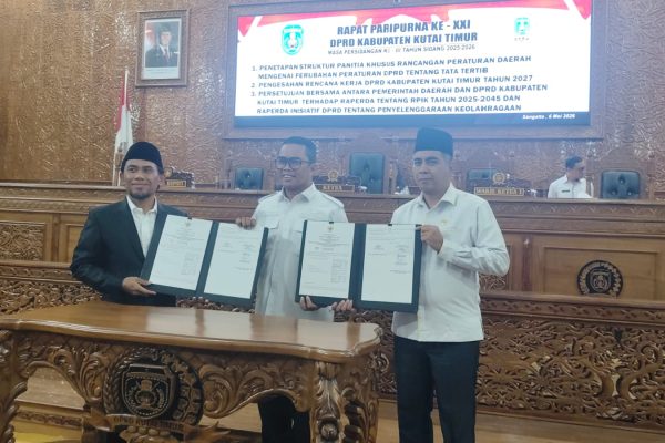 Pengesahan Perda RPIK Kutai Timur 2025-2044 dan Perda Keolahragaan