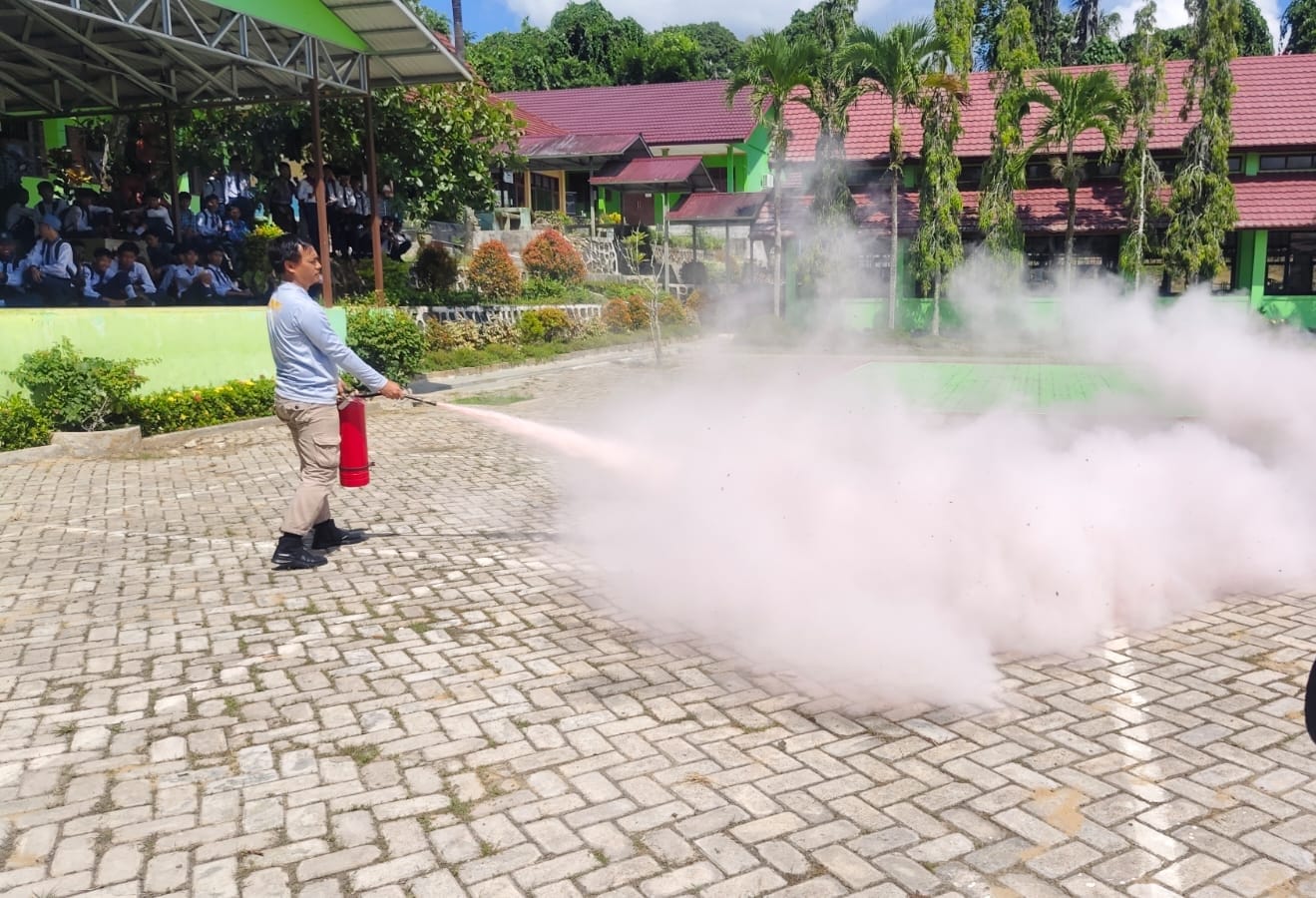 Edukasi mitigasi kebakaran MPLS SMAN 1 Loa Kulu