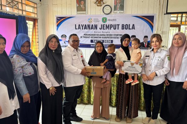 layanan jemput bola yang dilaksanakan Dinas Pengendalian Penduduk dan Keluarga Berencana (DPPKB) Kutim di Kecamatan Telen, Rabu (26/8/2026) siang.