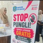 Salah satu layanan di Disdukcapil Bontang