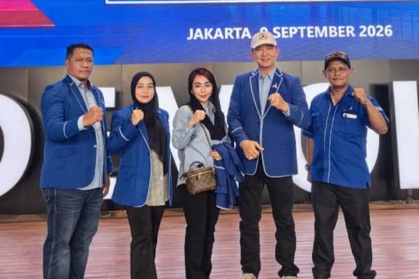 Ketua Fraksi Partai Demokrat DPRD Kota Samarinda H. Viktor Yuan, SH, MH bersama berasama anggota Fraksi Demokrat Samarinda saat menghadiri rangkaian kegiatan Partai Demokrat di Jakarta, Selasa (8/9/2026)