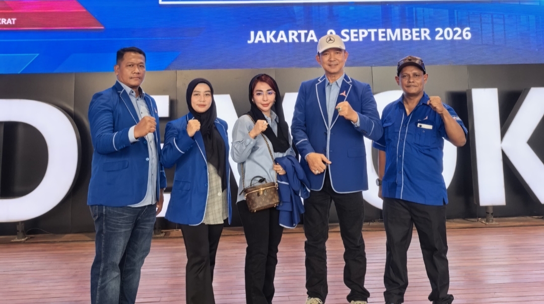 Ketua Fraksi Partai Demokrat DPRD Kota Samarinda H. Viktor Yuan, SH, MH bersama berasama anggota Fraksi Demokrat Samarinda saat menghadiri rangkaian kegiatan Partai Demokrat di Jakarta, Selasa (8/9/2026)