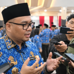 Bupati Kutai Kartanegara (Kukar), Aulia Rahman Basri saat diwawancarai awak media (dok. wnews)
