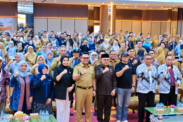 pembukaan Pekan Inovasi dan Kreativitas Daerah Kukar Tahun 2026 secara virtual di Ruang Serbaguna Bappeda Kukar, Selasa (27/10/2026).