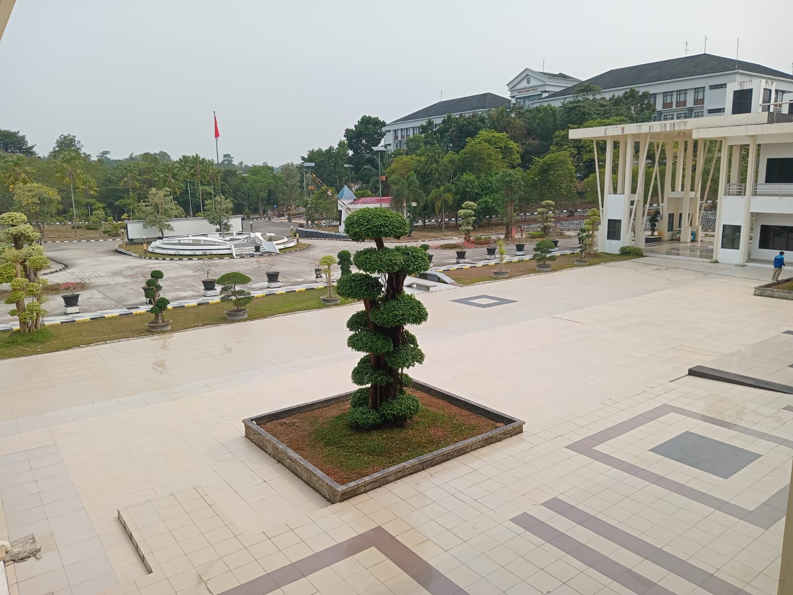 Kabut putih kembali terlihat menyelimuti sejumlah wilayah Kota Bontang sejak dini hari, Senin (5/10/2026).