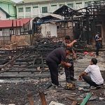 Kondisi sisa bangunan yang terbakar di kawasan Kelurahan Melayu, Tenggarong. (Foto: Wnews)
