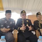 Kepala Disdikbud Kukar Heriansyah, saat memberikan keterangan kepada awak media usai pembukaan Erau Adat Pelas Benua Kutai Timur 2026, di Rumah Adat Kutai, Minggu (11/10/2026). (dok.Wnews.co.id)