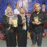 Margawaty, Camat Telen saat diwawancarai di stan Pameran Kecamatan Telen dalam rangka Expo HUT ke-27 Kabupaten Kutai Timur (Kutim), Senin (12/10/2026) (wnews.co.id)