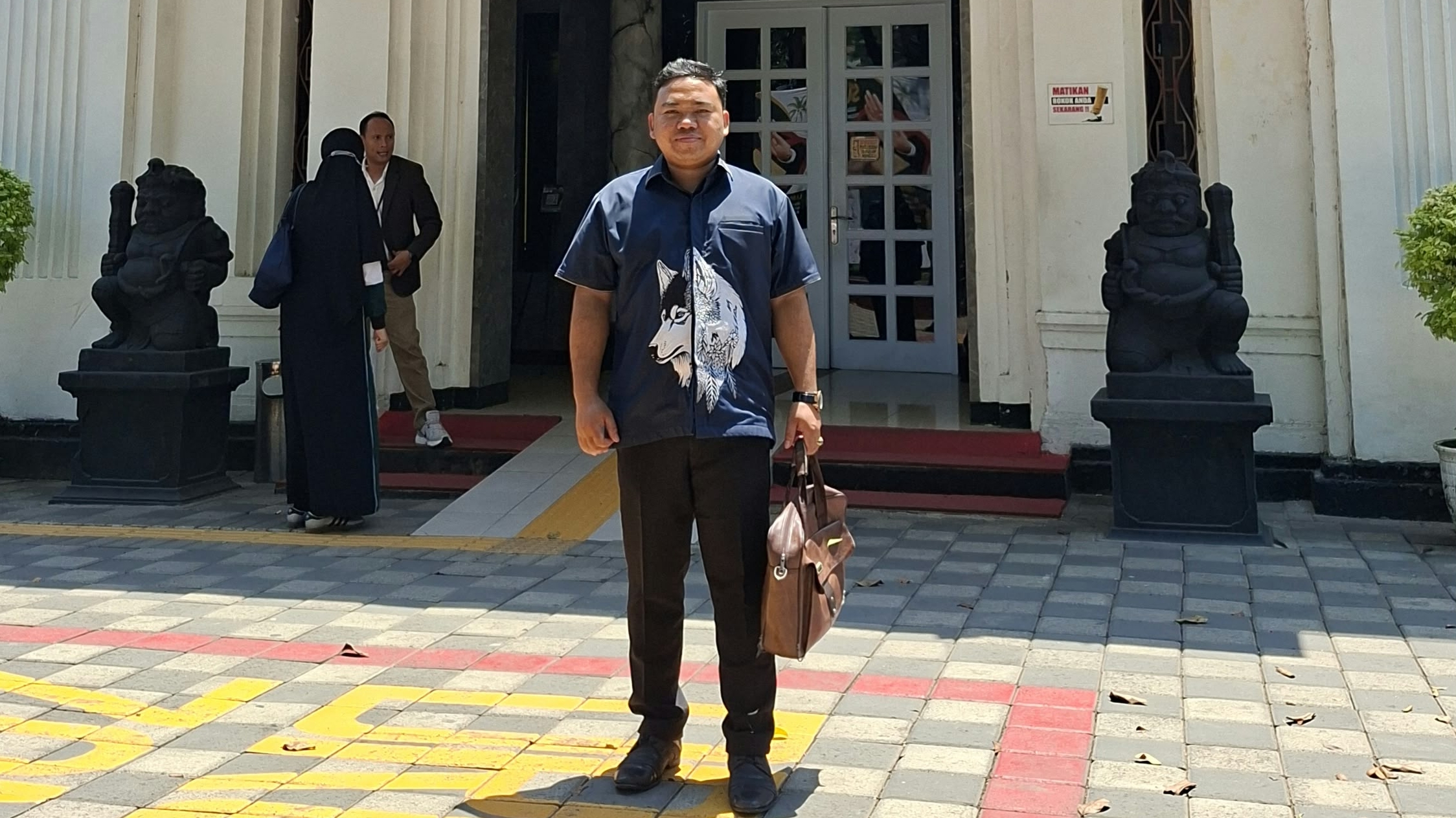 Pengacara Jaka Prima, S.H., M.H., M.Pd., kuasa hukum PT Parahita Intiraya dalam gugatan dugaan wanprestasi terhadap PT Rexline Engineering Indonesia senilai Rp6,4 miliar.