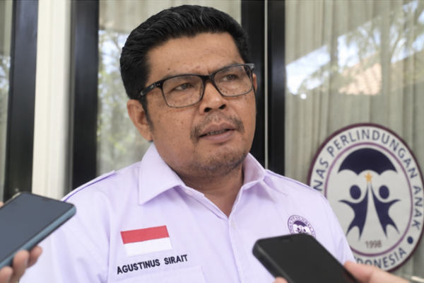 Ketua Umum Komnas Perlindungan Anak, Agustinus Sirait