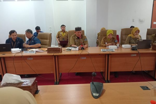 Kepala Dinsos Bontang, Ahmad Yani saat Rapat Dengar Pendapat (RDP) Komisi A DPRD Bontang.(dok.Wnews.co.id)