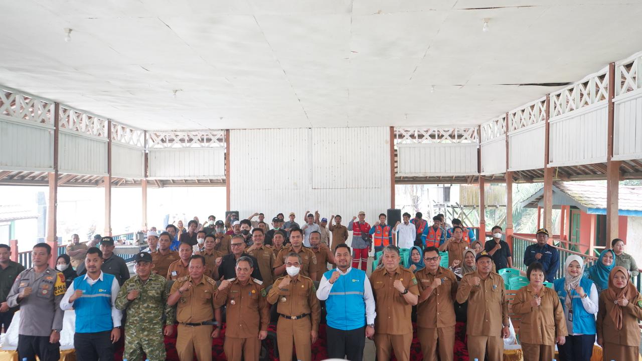 Peresmian Listrik 24 Jam Empat Desa Batu Ampar Kutai Timur di Balai Pertemuan Kantor Desa Beno Harapan, Kecamatan Batu Ampar, Senin (5/10/2026) (foto: miftah/Prokutim)