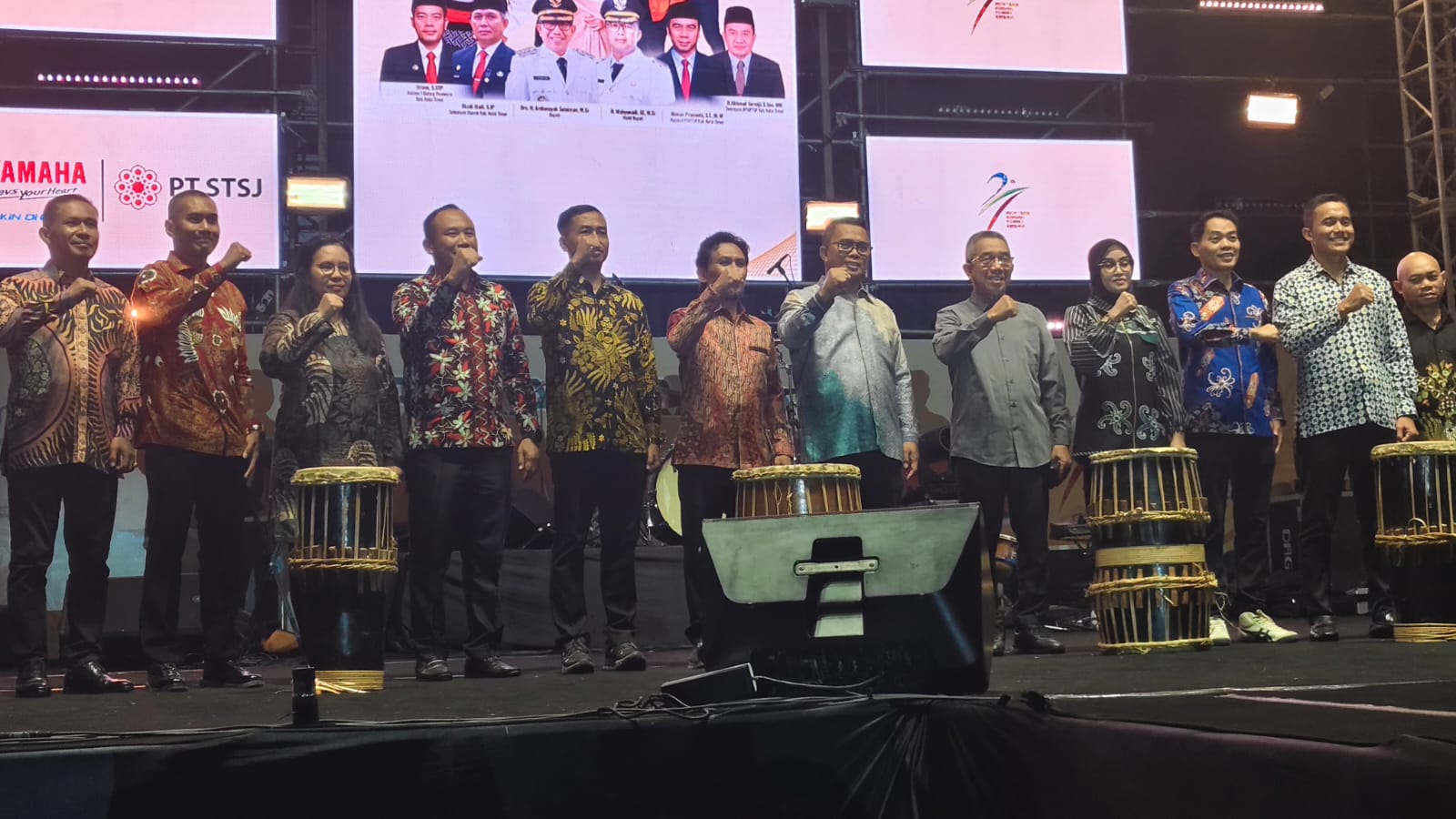 Suasana pembukaan Pekan Raya Kutim Expo (PRKE) 2026 di Lapangan Helipad Alun-alun Bukit Pelangi, Sangatta Utara, Senin (12/10/2026) malam.(dok.Wnews.co.id)