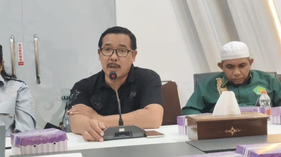 Kabid Pembinaan PAUD dan PNF Dinas Pendidikan dan Kebudayaan Kabupaten Kutai Timur, Heri Purwanto, S.Pd.AUD., M.Pd, saat menghadiri Sosialisasi Satuan Pendidikan Anak sebagai bagian dari penguatan implementasi Program Sekolah Ramah Anak (SRA) di Ruang Rapat Diskominfo Staper Kutim serta secara daring melalui Zoom Meeting dan siaran langsung Diskominfo Staper Kutim, Jumat (11/9/2026)