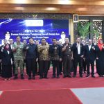 Bupati Subandi mengukuhkan Forum Pelaksana TJSLP Kabupaten Sidoartjo periode 2026–2029 di Pendopo Delta Wibawa, Kamis (29/10/2026),(FT/Ldy)
